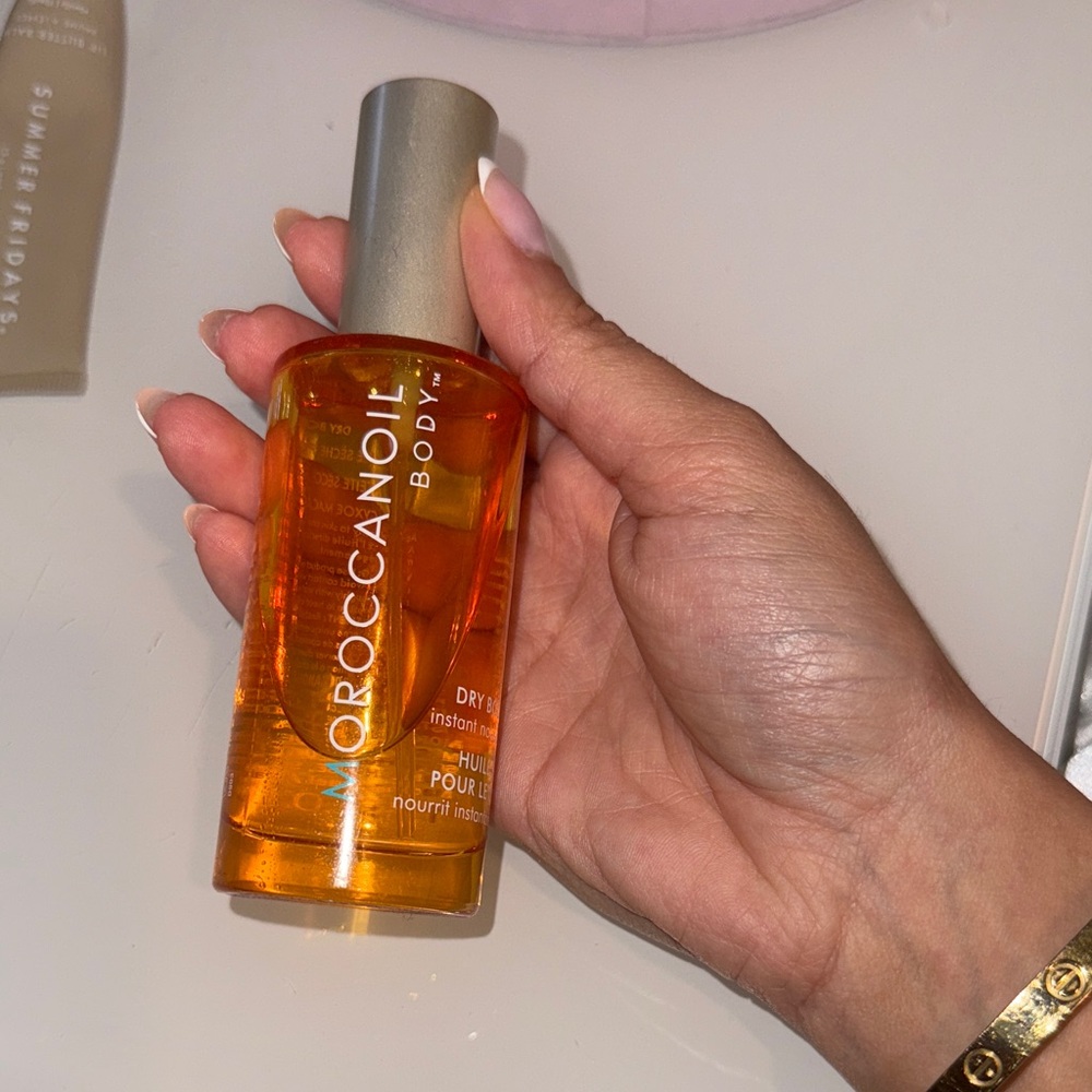 Moroccanoil Body Dry Oil in Vibrant Orange